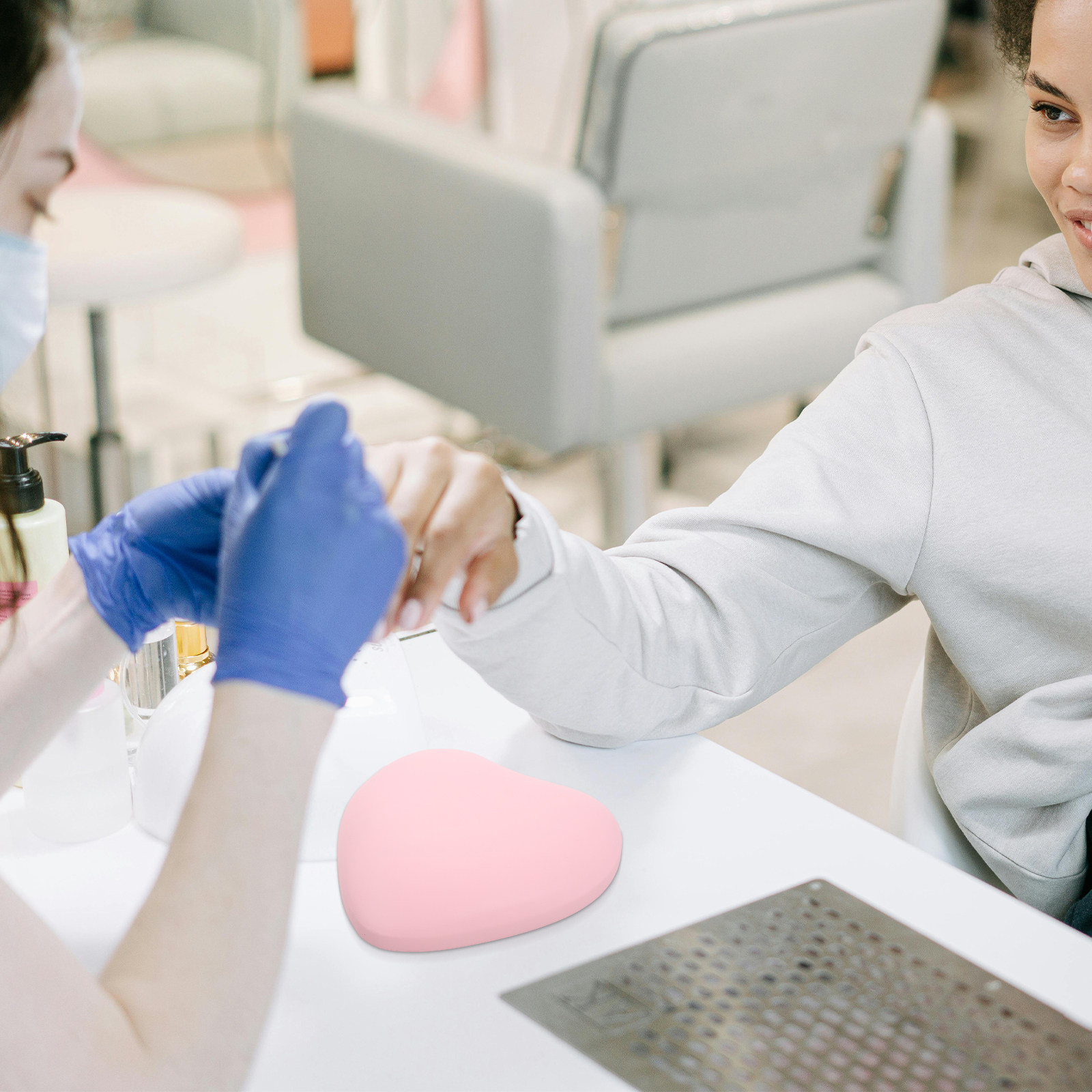 Nail Art Pink Soft - Różowa podkładka pod ręce w kształcie