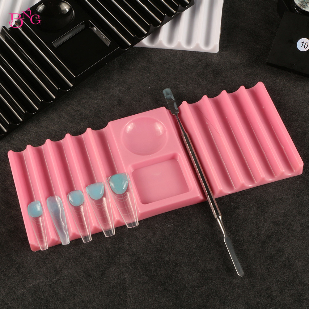 Nail Fan Brush - Stojak na dwa szablony BNG, plastikowy